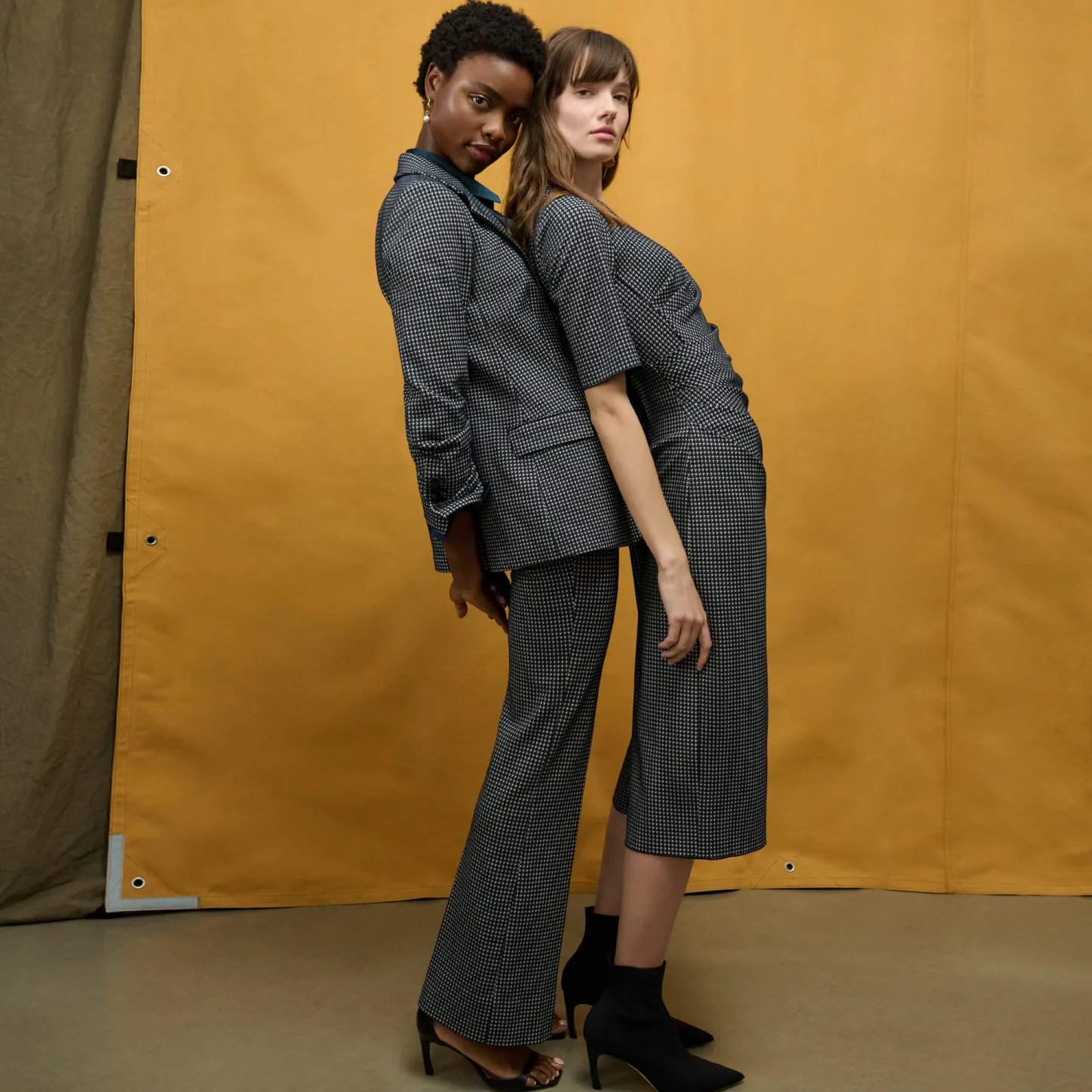 M.M.LaFleur Suiting|The Horton Flare Trouser - Stretch Houndstooth